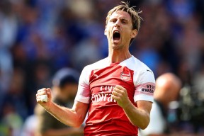 关于英超赛程吃紧；广州队转会期远射贴柱；管理层满意；年轻球员得到机会的信息